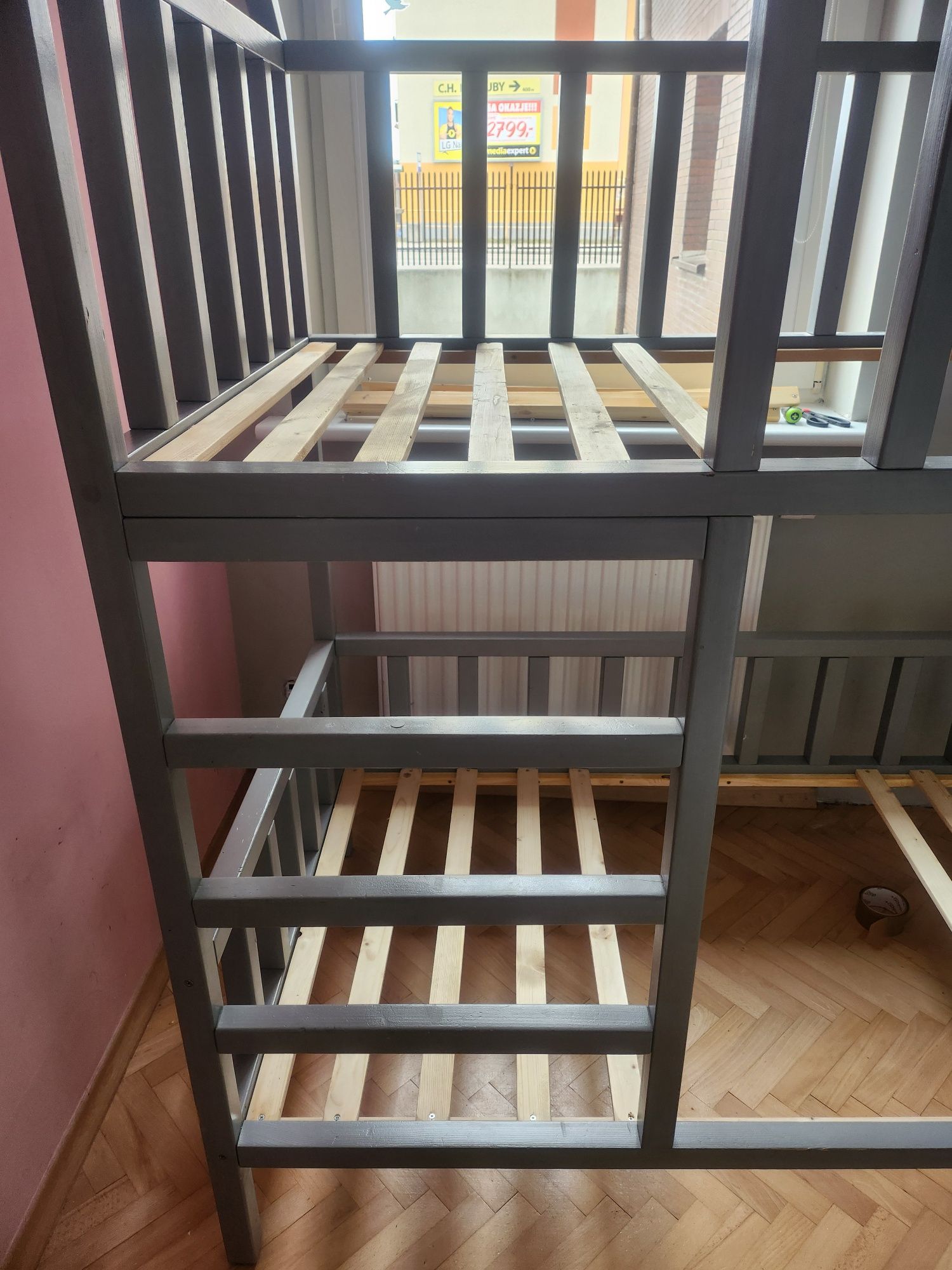 Duże łóżko piętrowe dziecięce szare podwójne