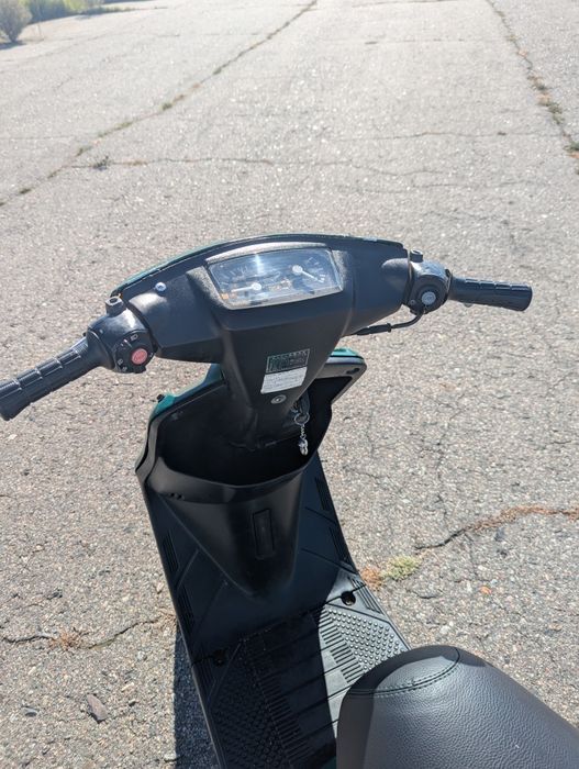 Скутер Yamaha Jog Artistic на реєстрації