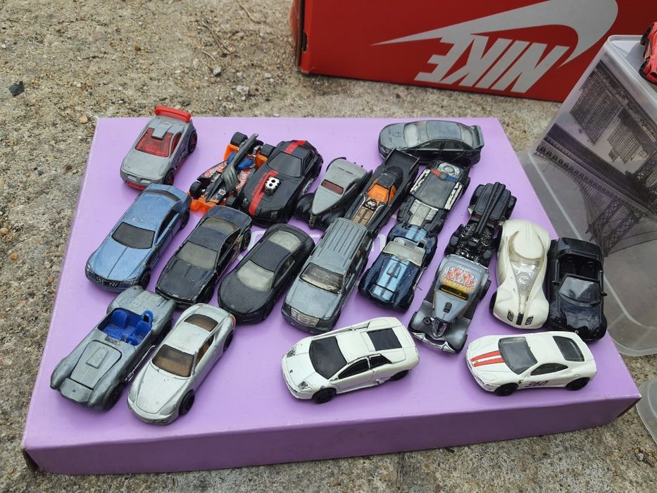 80 Carros hot wheels