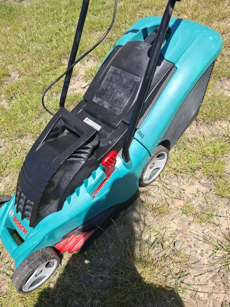 Газонокосарка електро Bosch 1300w
