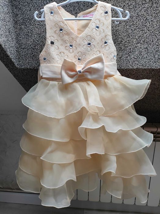 Sukienka imprezowa r.122-128