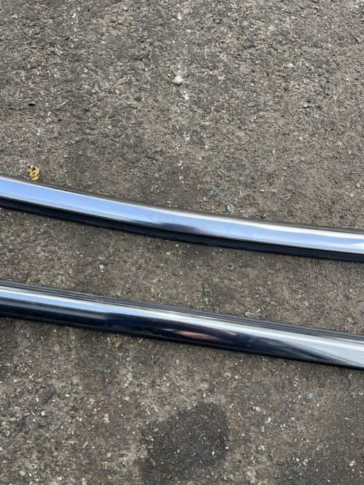 Cherokee kl 2014-22 хром молдінг правих дверей