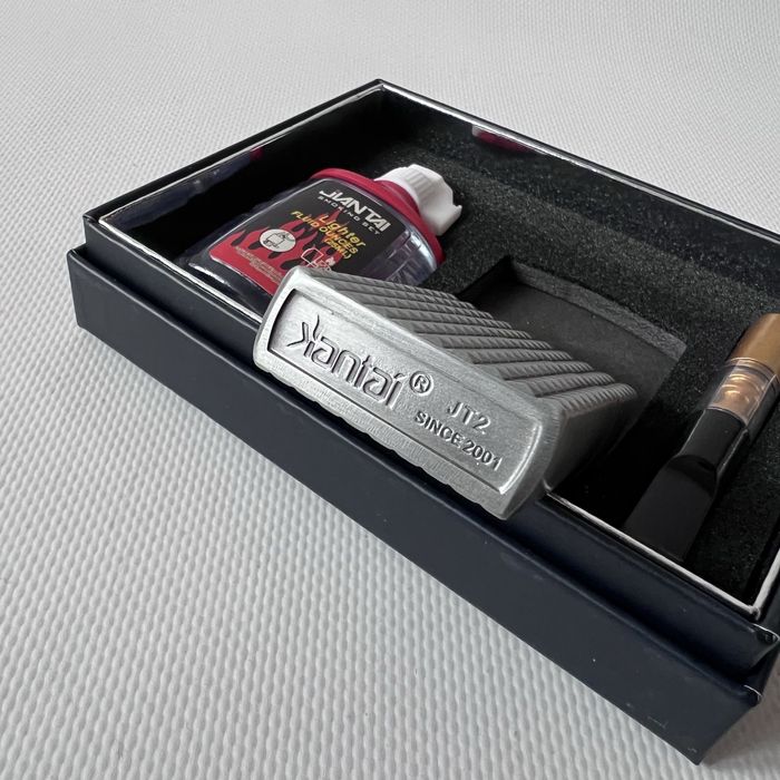 Набір бензинова запальничка Kantai EM09 + бензин очищений форма Zippo