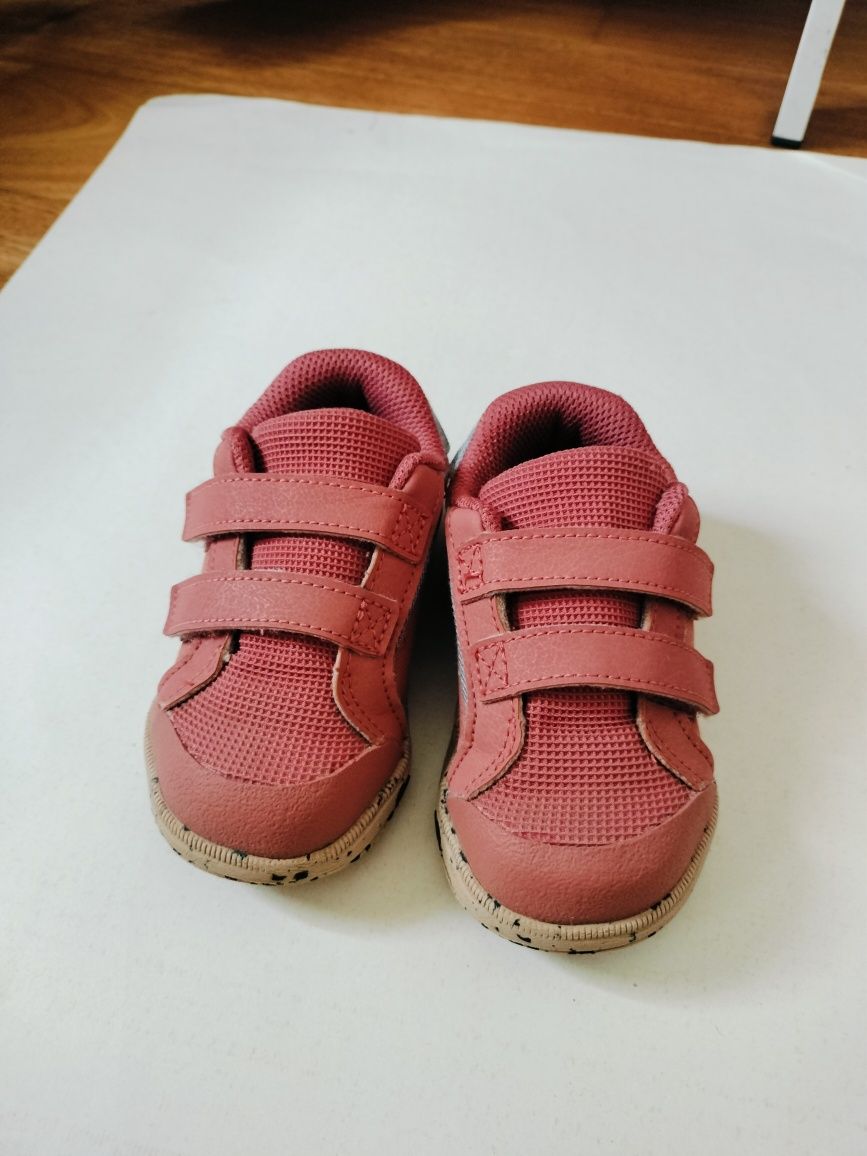 Ténis sapatilhas Decathlon tamanho 23