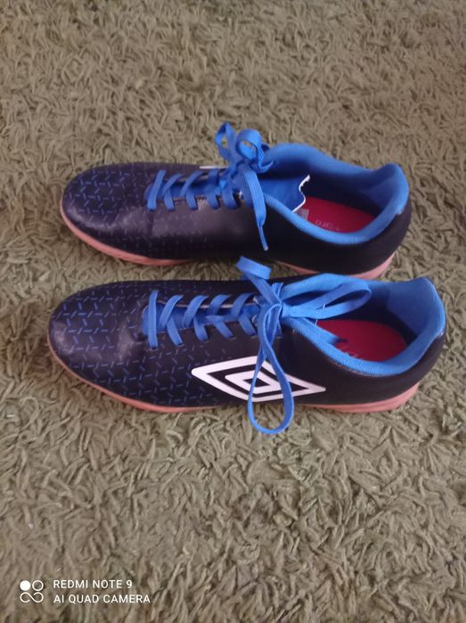 Buty halówki Umbro rozmiar 42.5