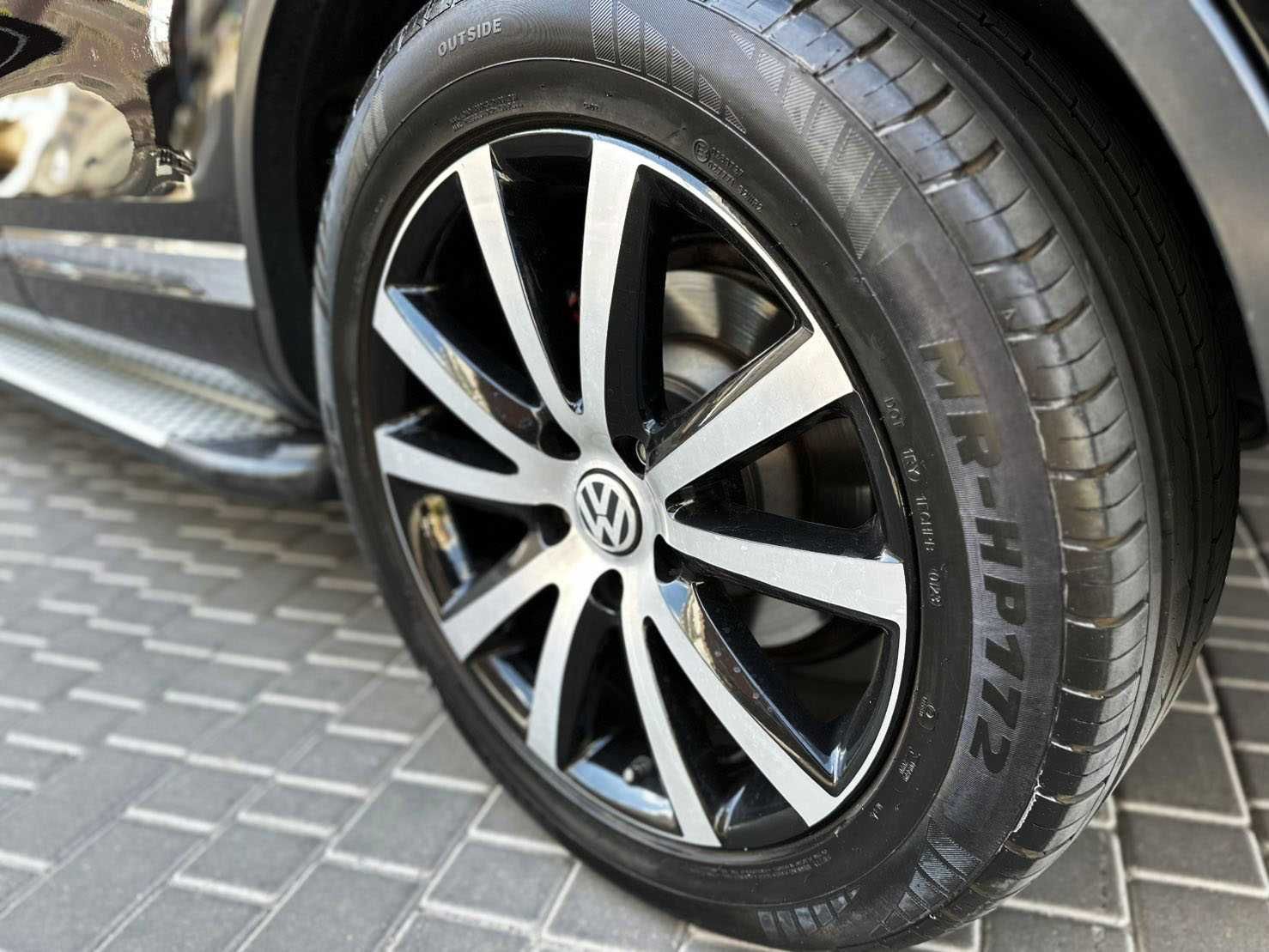 Официальный VW Touareg 4WD 3.0 TDI 2012 год