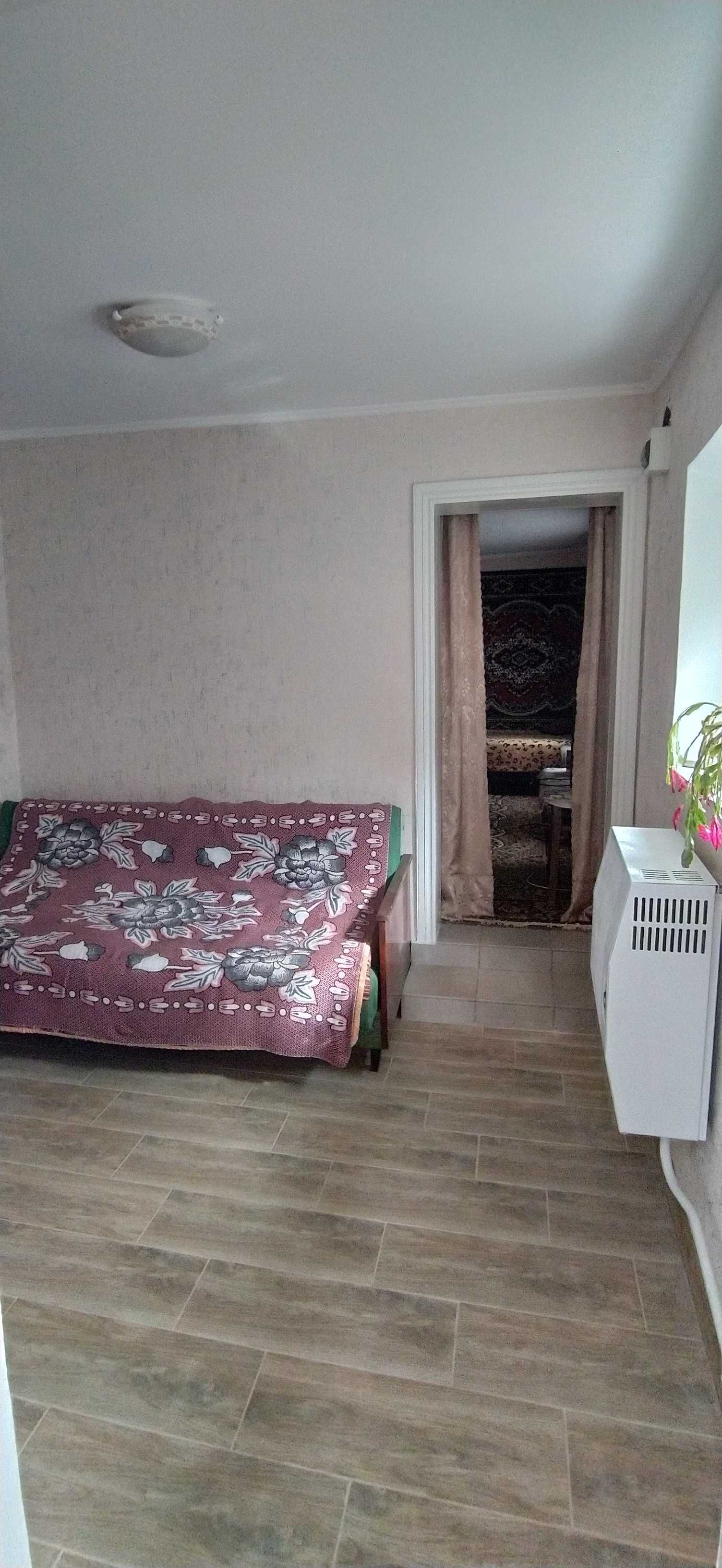 Продаю часть домовладения Центр  все удобства, два входа, 60 м.кв.