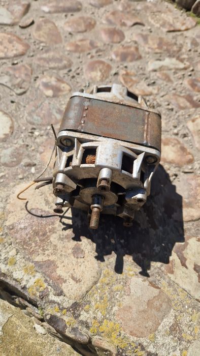 двигун від пральної машинки