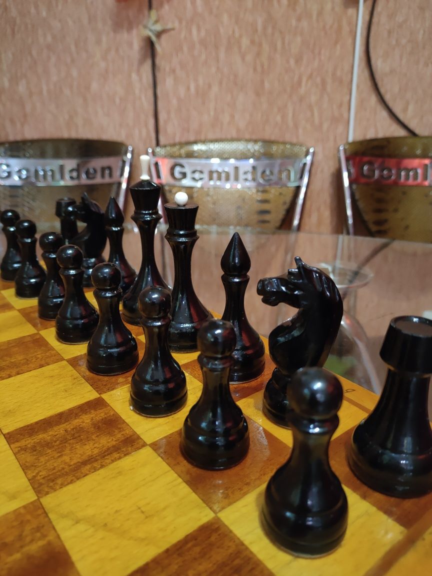 Карпаты большой комплект деревянные шахматы 45х45 см.