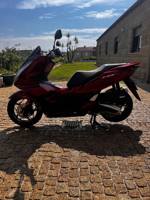 Honda Pcx 2022 bordo