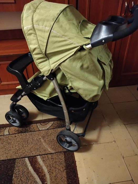 Дитячий візочок, добре складається