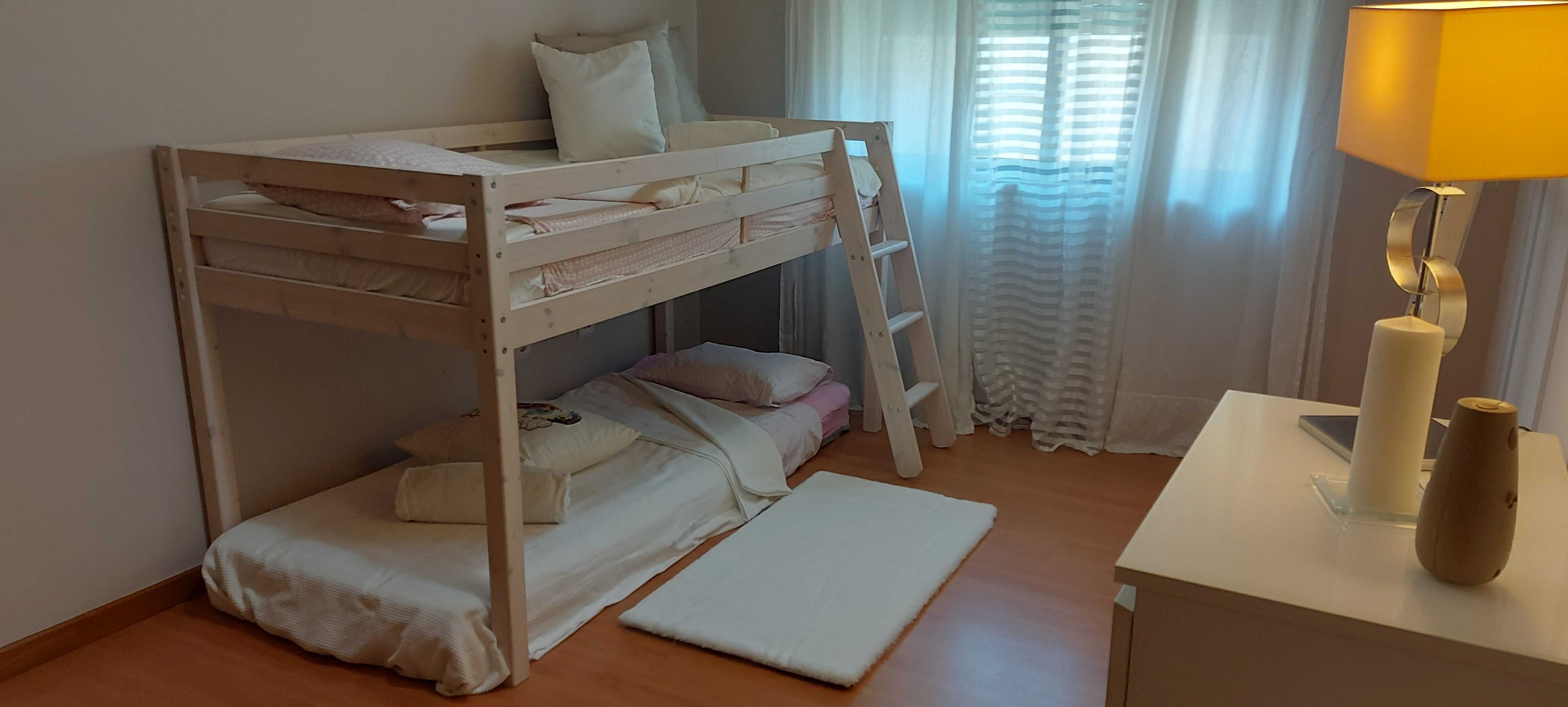 Cama criança s/colchão com escadas