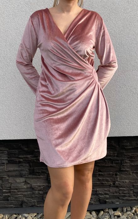 Welurowa śliczna sukienka M L