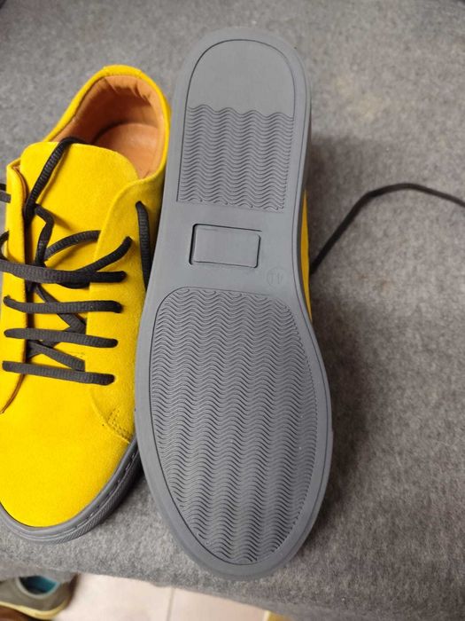 Sapatos Novos de Alta Qualidade