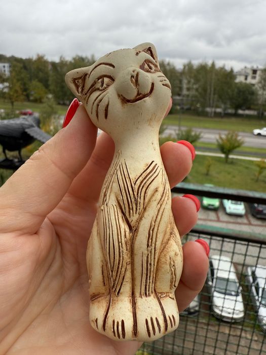 Ceramiczna figurka kota, kociaka. Ręcznie wykonana. Nowa.