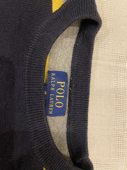 Кофта POLO, розмір М в чудовому стані все дуже гарно прошито.