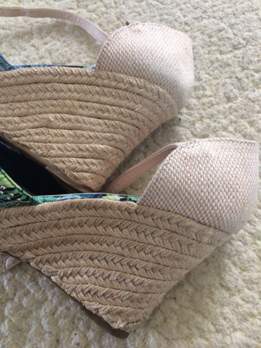 BUTY Sandały koturny lato