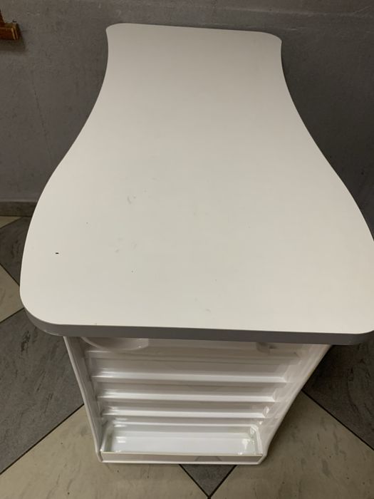 Стіл манікюрний Італія