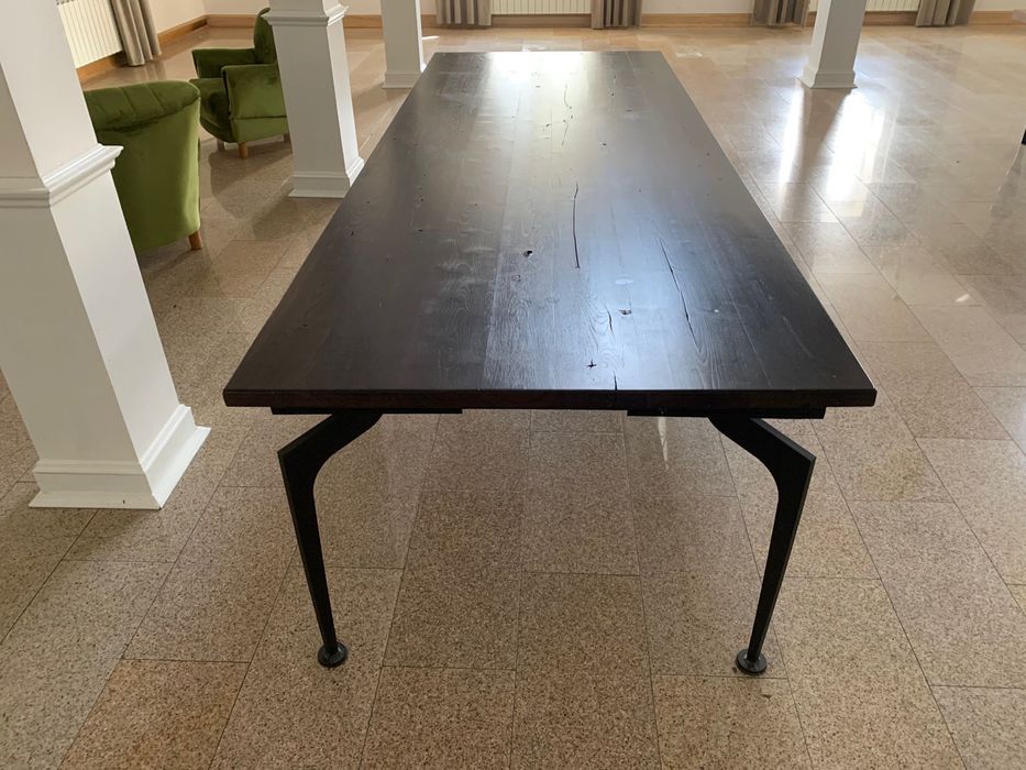 Duzy stol jesionowy, metal, czarny, ciemny braz