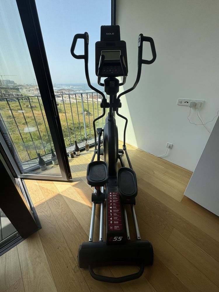 Bicicleta elíptica fixa usada- Sole E55 (valor negociável)