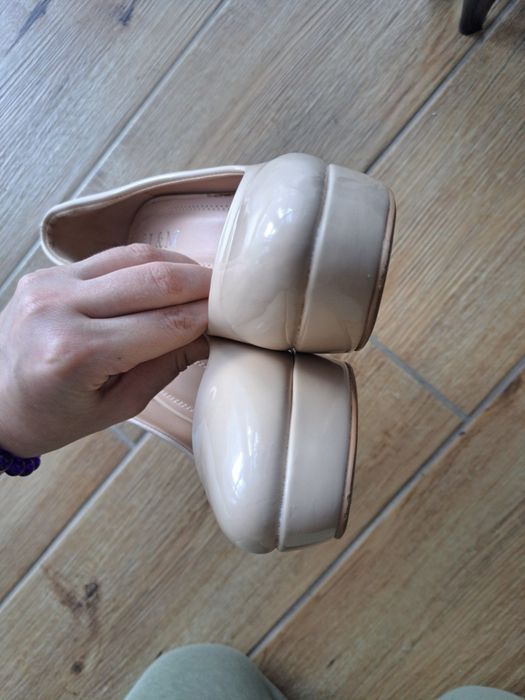 Туфлі дві пари 37 розмір відмінний стан