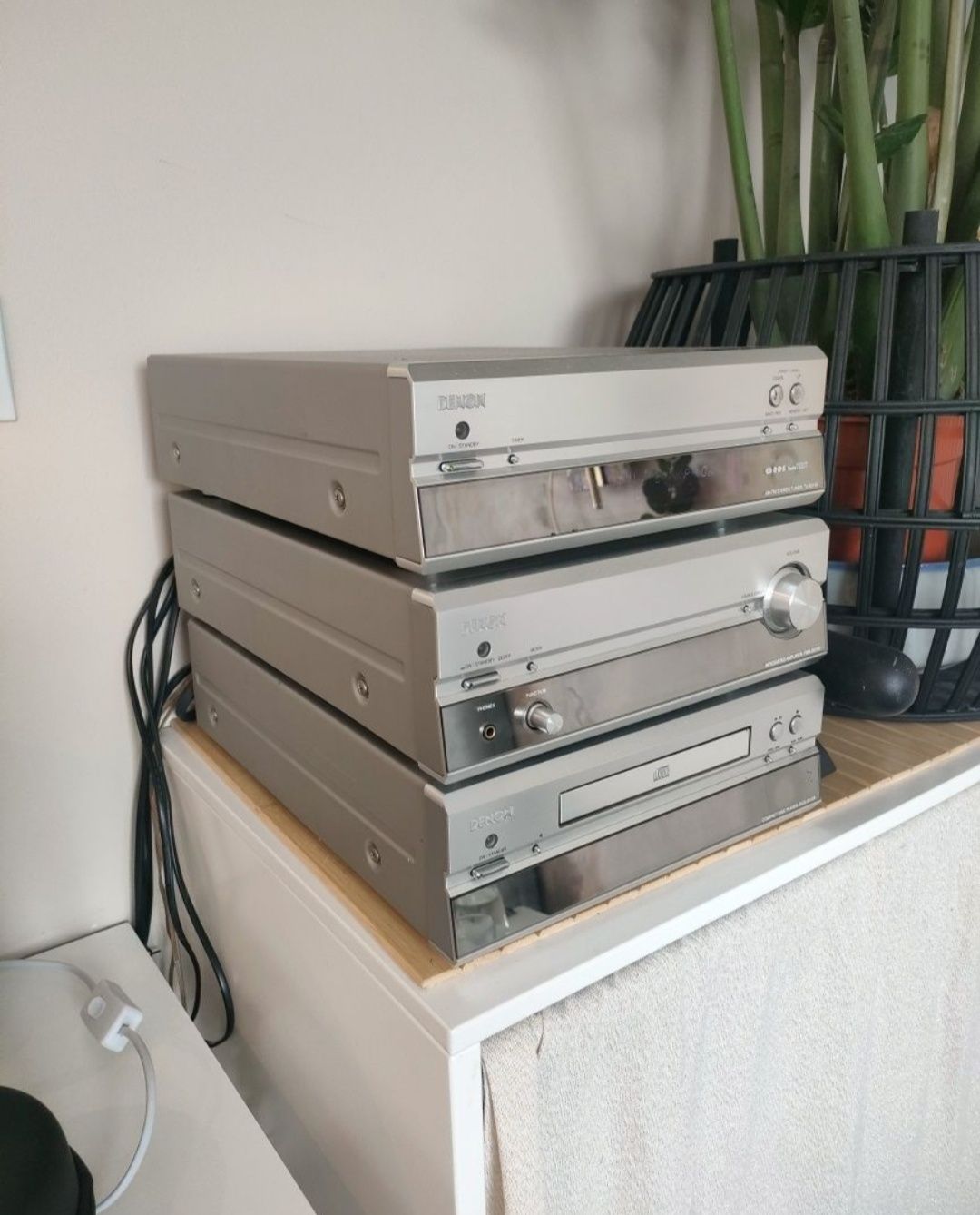 Wieża Denon, wysokiej jakości audio wieza z głośnikami