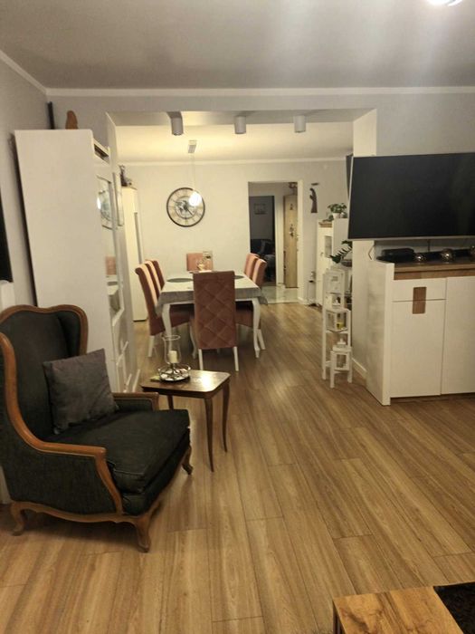 Dom z potencjalem nad jez.Krzemień, pomost, domki ,przestrzeń i spokój