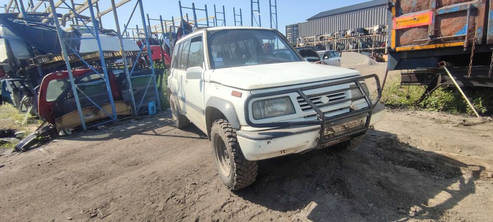 Suzuki Grand Vitara Sidekick 1.6 95r Wszystkie Części Lakier 26U HAK