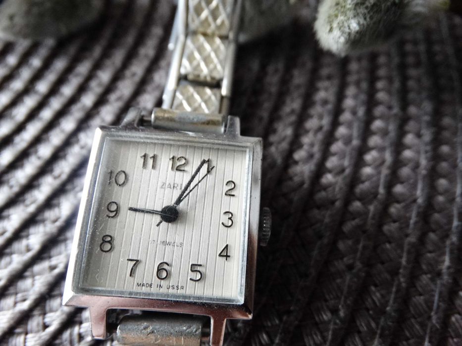 zegarek zaria damski mechaniczny nakręcany z bransoletką prl