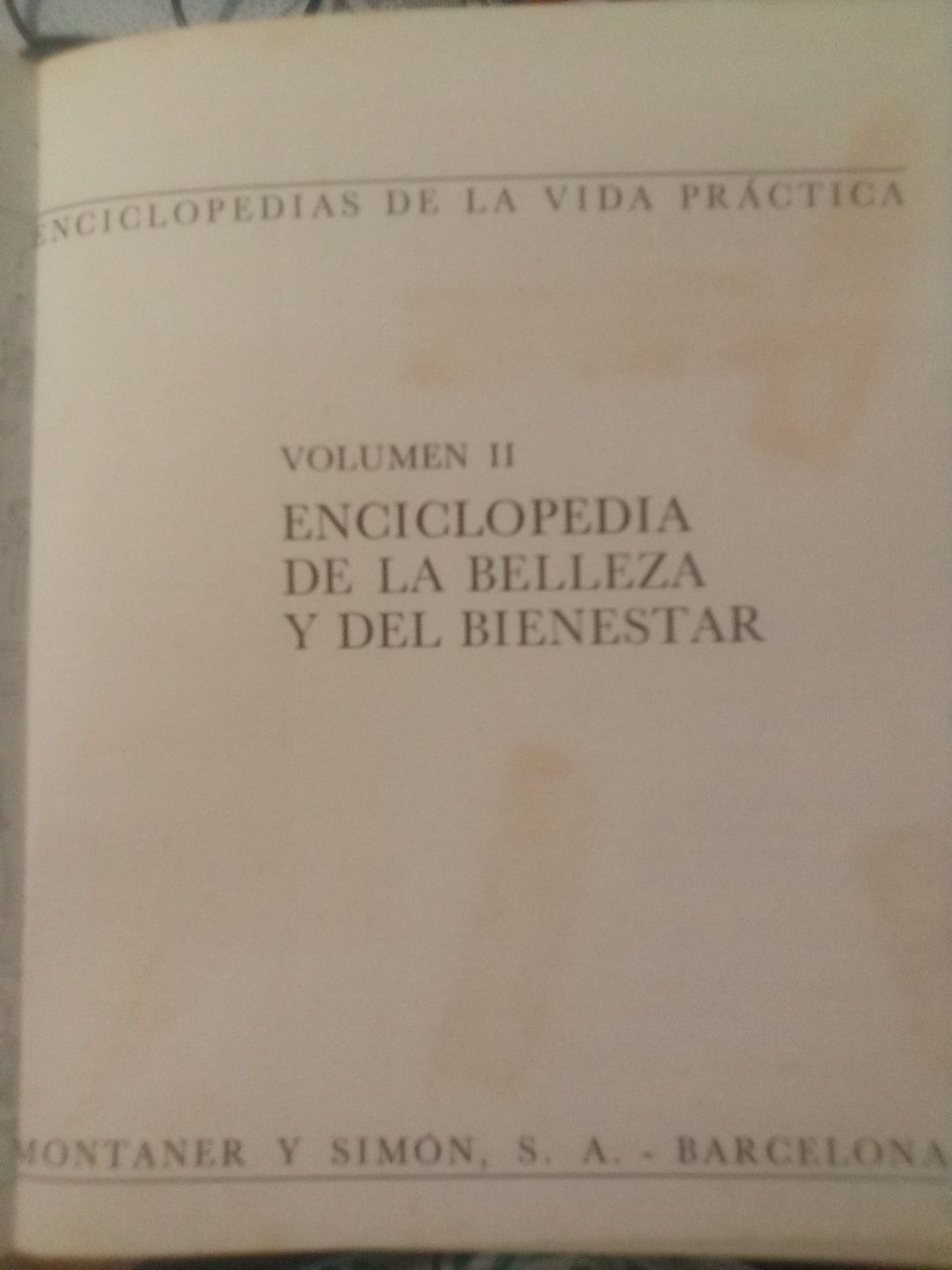 Livro antigo da Beleza da mulher