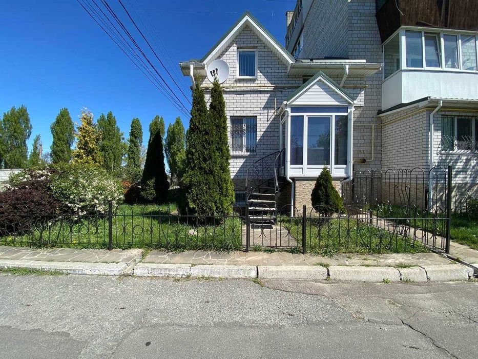 Продаж будинку 97,4м2, 3 кімнати, 3 поверхи. Відеонагляд. ID:700