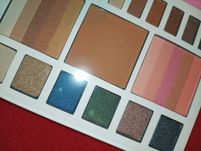 Makeup zestaw kosmetyków cienie róż bronzer eleganckie prezent make-up