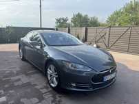 Tesla Model S 85