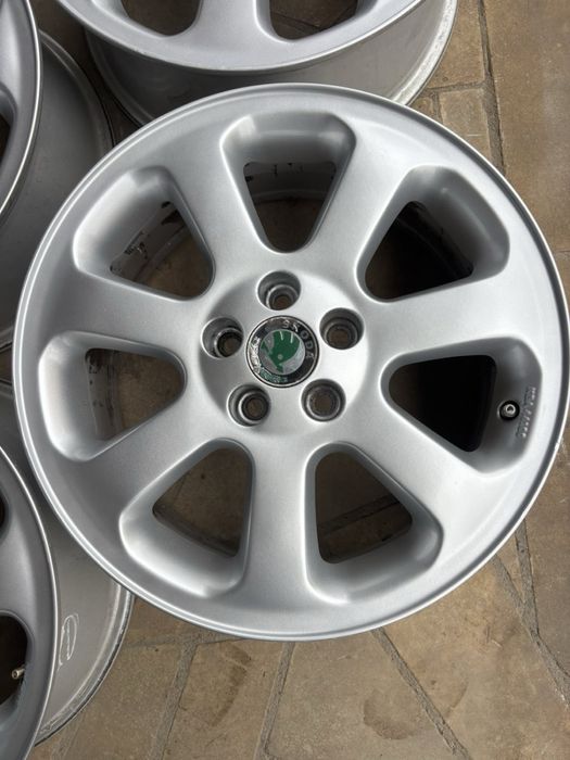Оригінальні диски 5/100 r16 6.5j et42 skoda octavia vw golf seat