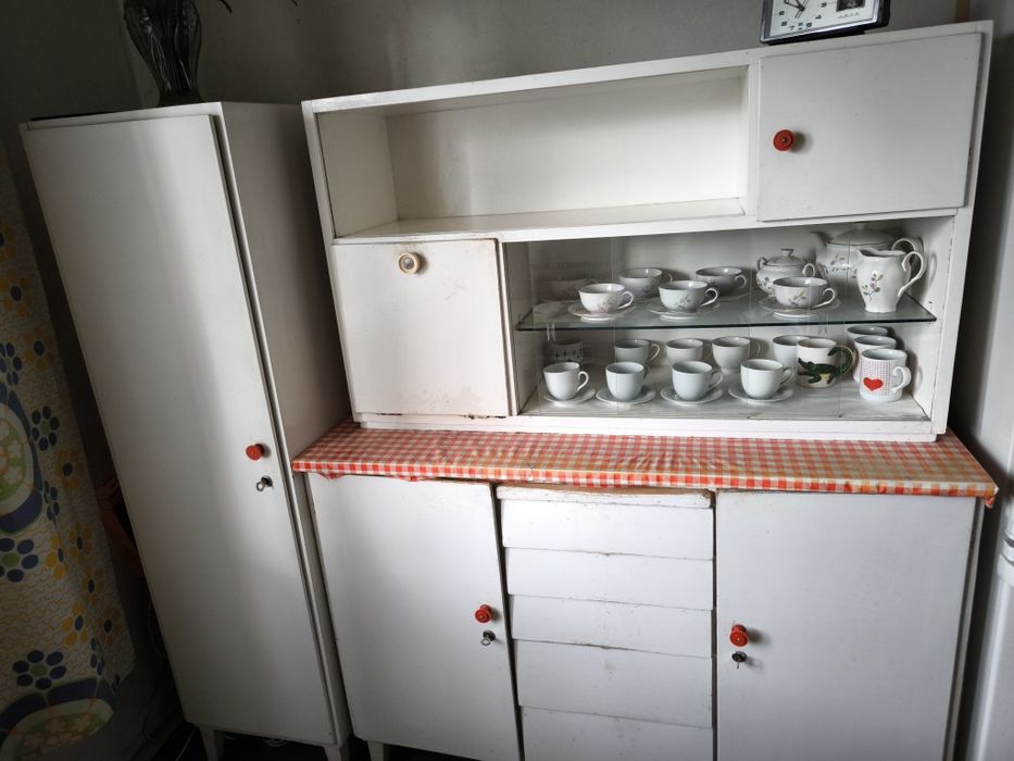 Stare meble drewniane