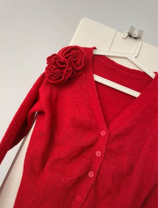 Sweter Zara Czerwony Kardigan m róże 3d kwiaty róża broszka butrym