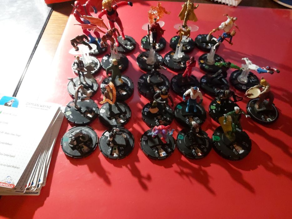 varios heroclix da marvel e dc