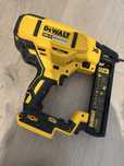 DeWALT DCN681N Zszywacz akumulatorowy 18V 18Ga 38mm