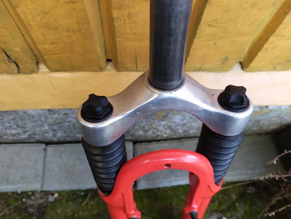 ROCK SHOX  JUDY XC  HYDRACOIL amortyzator przód 26'' Polecam