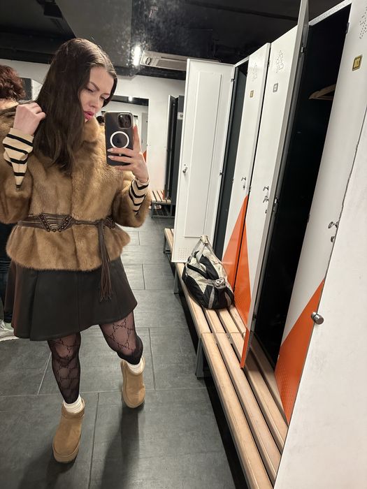 Норковая шуба автоледи бежево-рыжего цвета