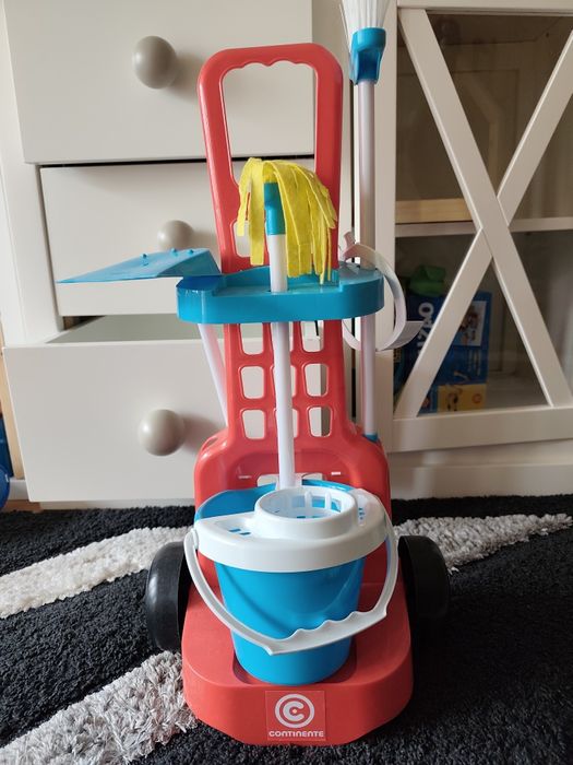 Vários brinquedos cada um por 3€.
Desconto se comprar vários.