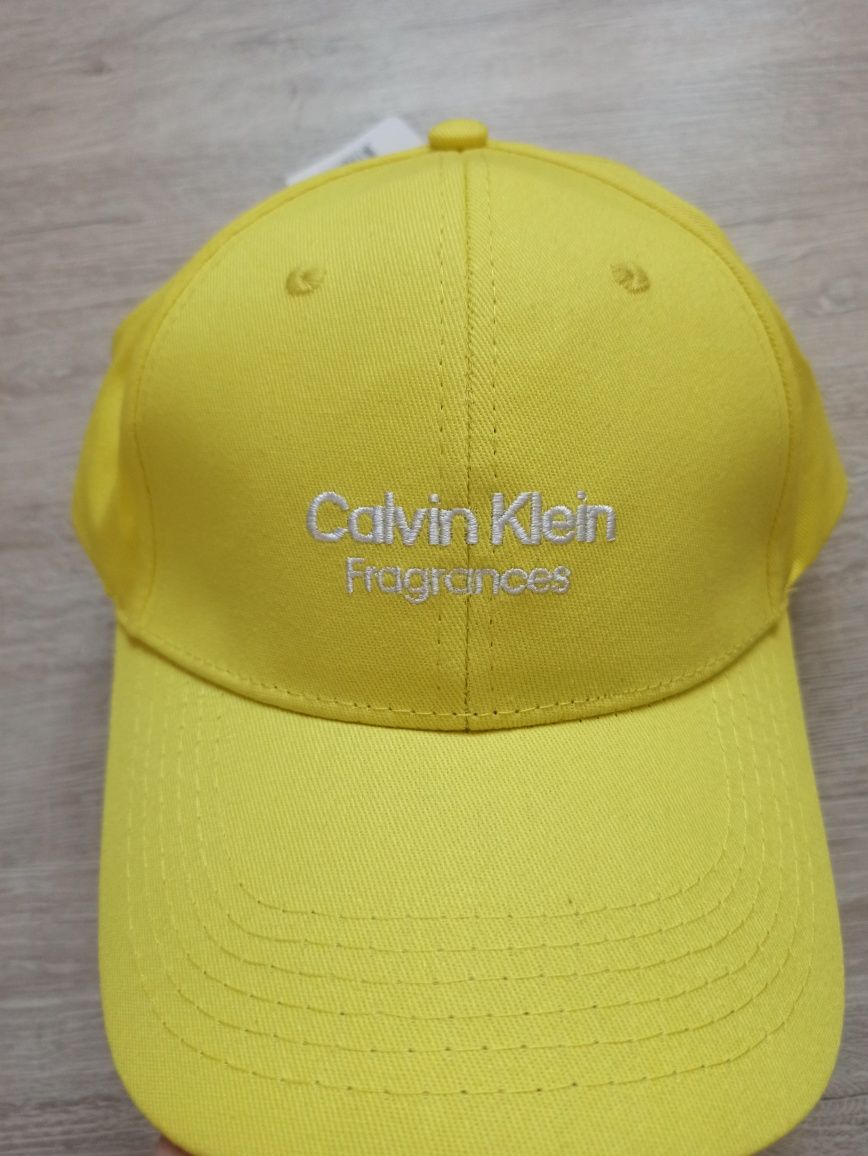 nowa żółta czapka z daszkiem Calvin Klein