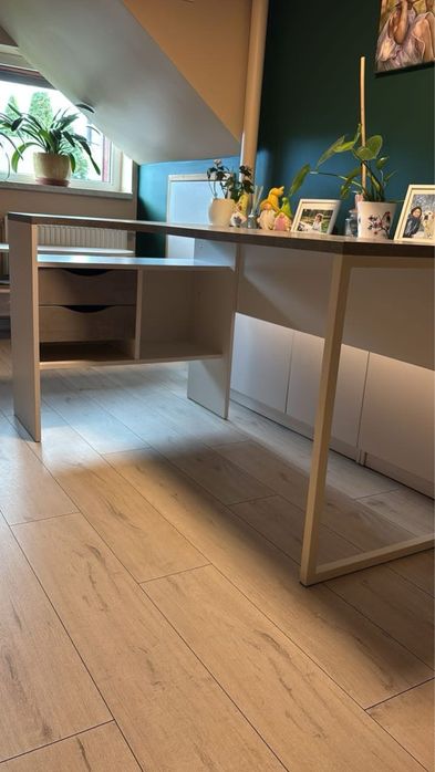 Biurko z 2 szufladami