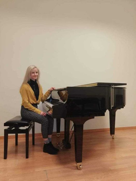 Lekcje gry na pianinie, lekcje śpiewu, oprawa ślubna