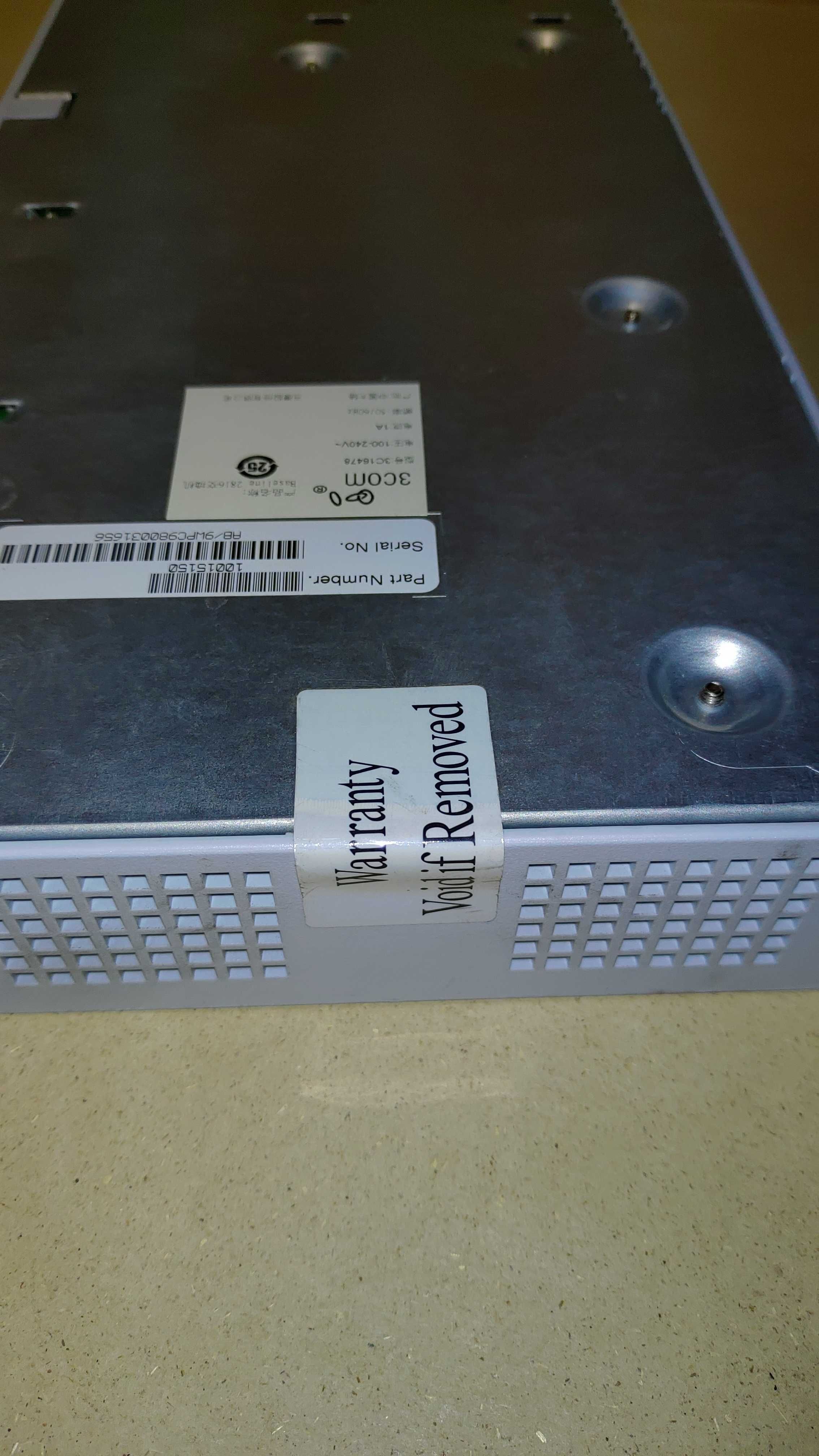 Комутатор 3COM Baseline Switch 2816 1GbE/16 портів