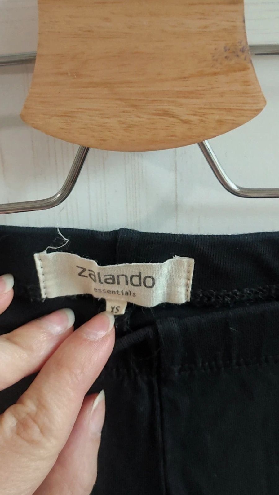 Czarne legginsy 3/4 Zalando