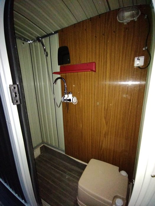 Toaleta Łazienka WC z prysznicem na budowę