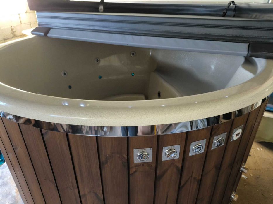 Balia ogrodowa gorąca beczka jacuzzi hydromasaż aeromasaż
