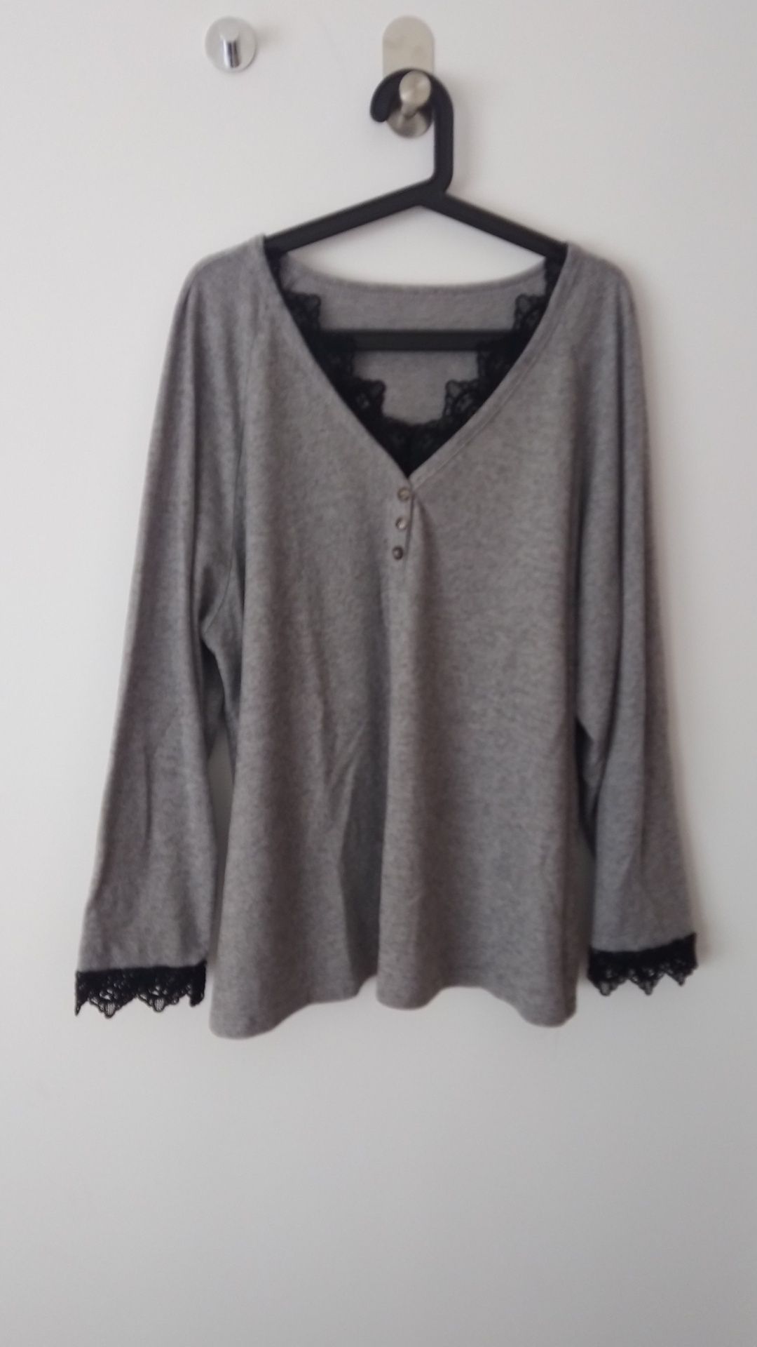 Camisola cinzenta 2XL com decote e mangas com renda