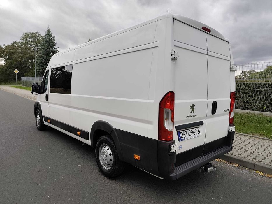 Peugeot Boxer brygadówka 7 osób bardzo niski przebieg